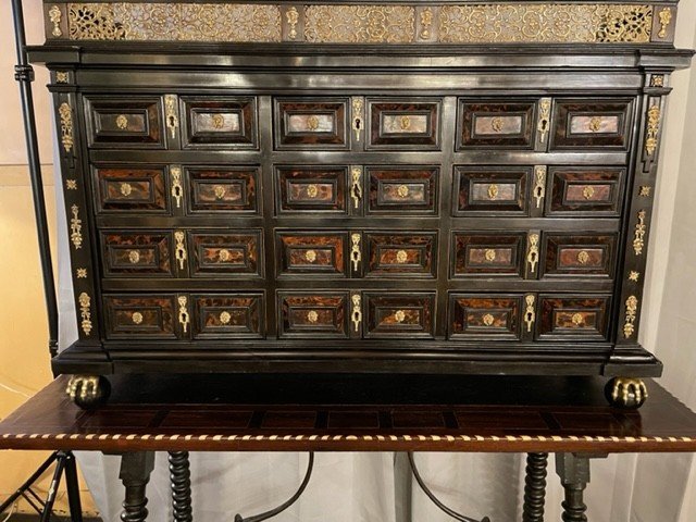 Cabinet-photo-2