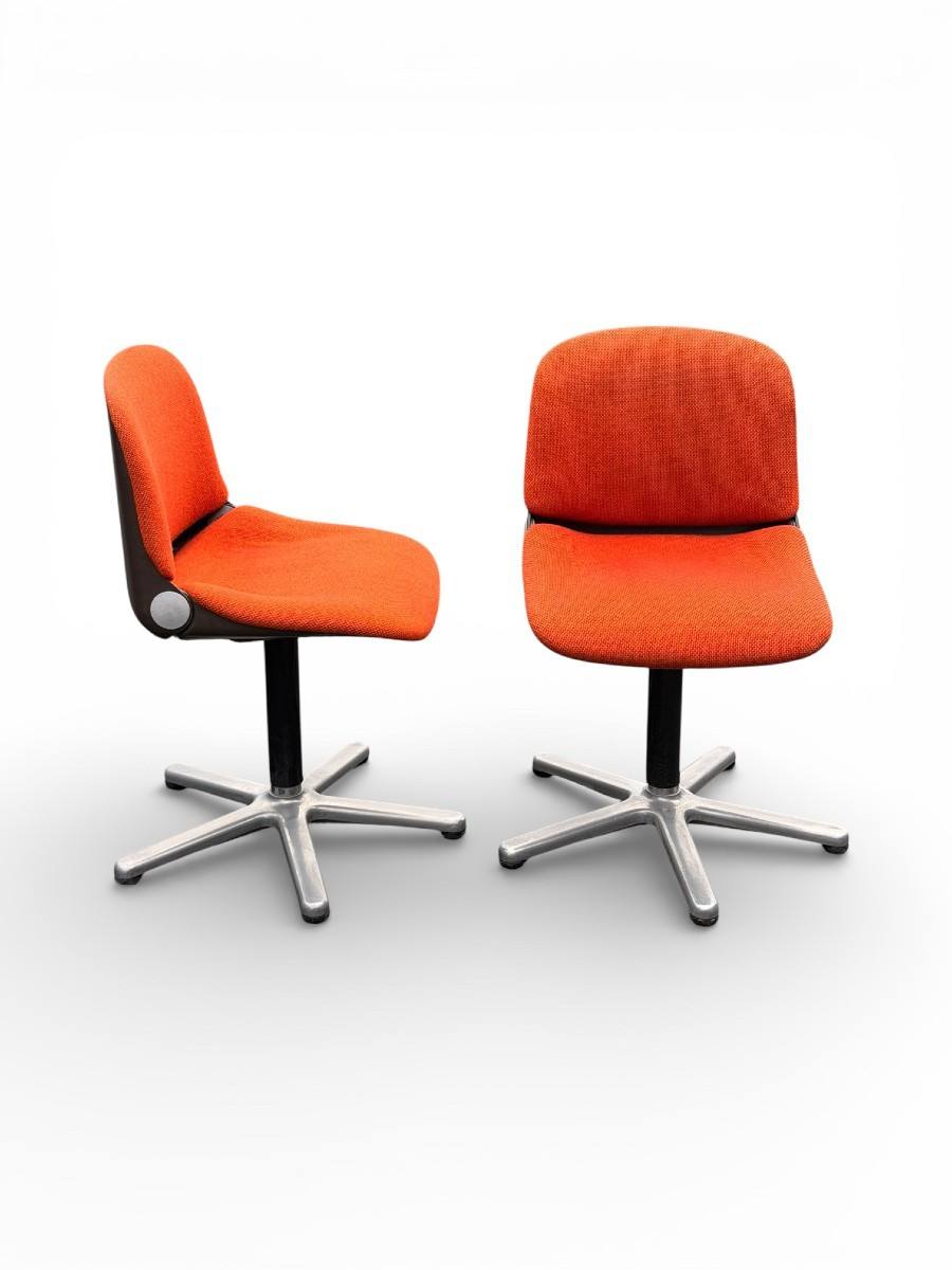 Paire de chaises vintage modèle 231/5 en tissu orange et aluminium par Wilkhahn Années 1970
