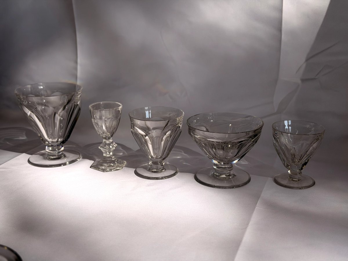 Important service en cristal de Baccarat Talleyrand ancien, modèle uni (63 pièces)-photo-3