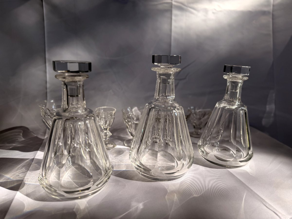 Important service en cristal de Baccarat Talleyrand ancien, modèle uni (63 pièces)-photo-1