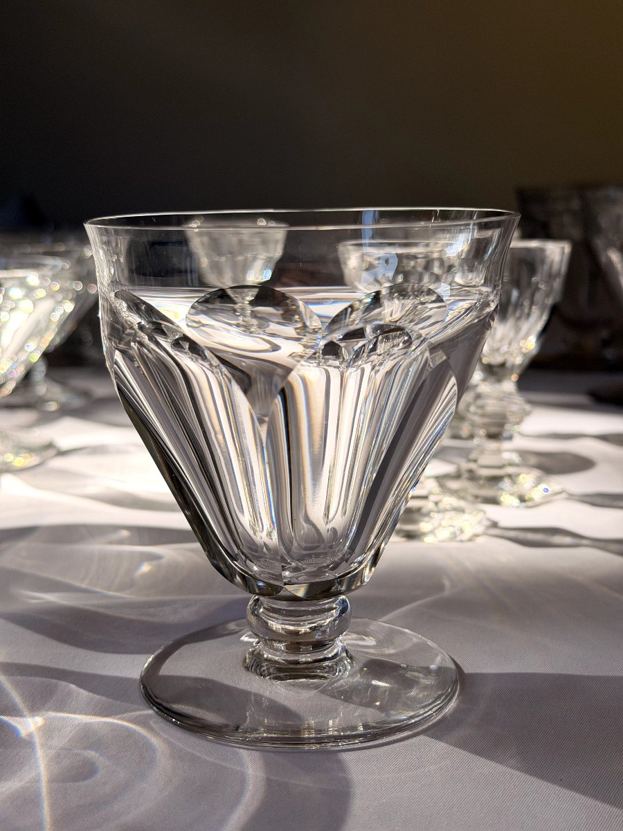 Important service en cristal de Baccarat Talleyrand ancien, modèle uni (63 pièces)-photo-3