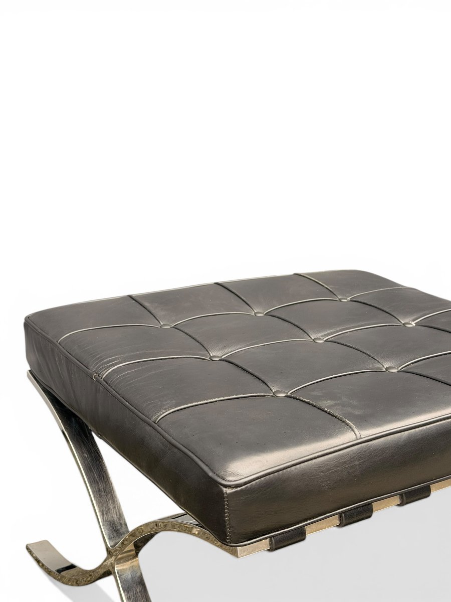 Barcelona Original Ottoman By Knoll, Design Mies Van Der Rohe, Black Leather And Chrome, 20th Century-photo-1