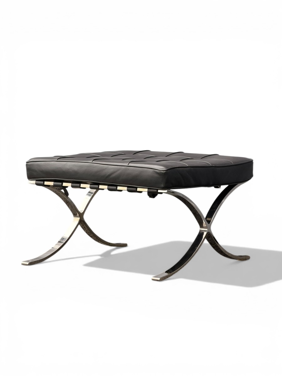Barcelona Original Ottoman By Knoll, Design Mies Van Der Rohe, Black Leather And Chrome, 20th Century