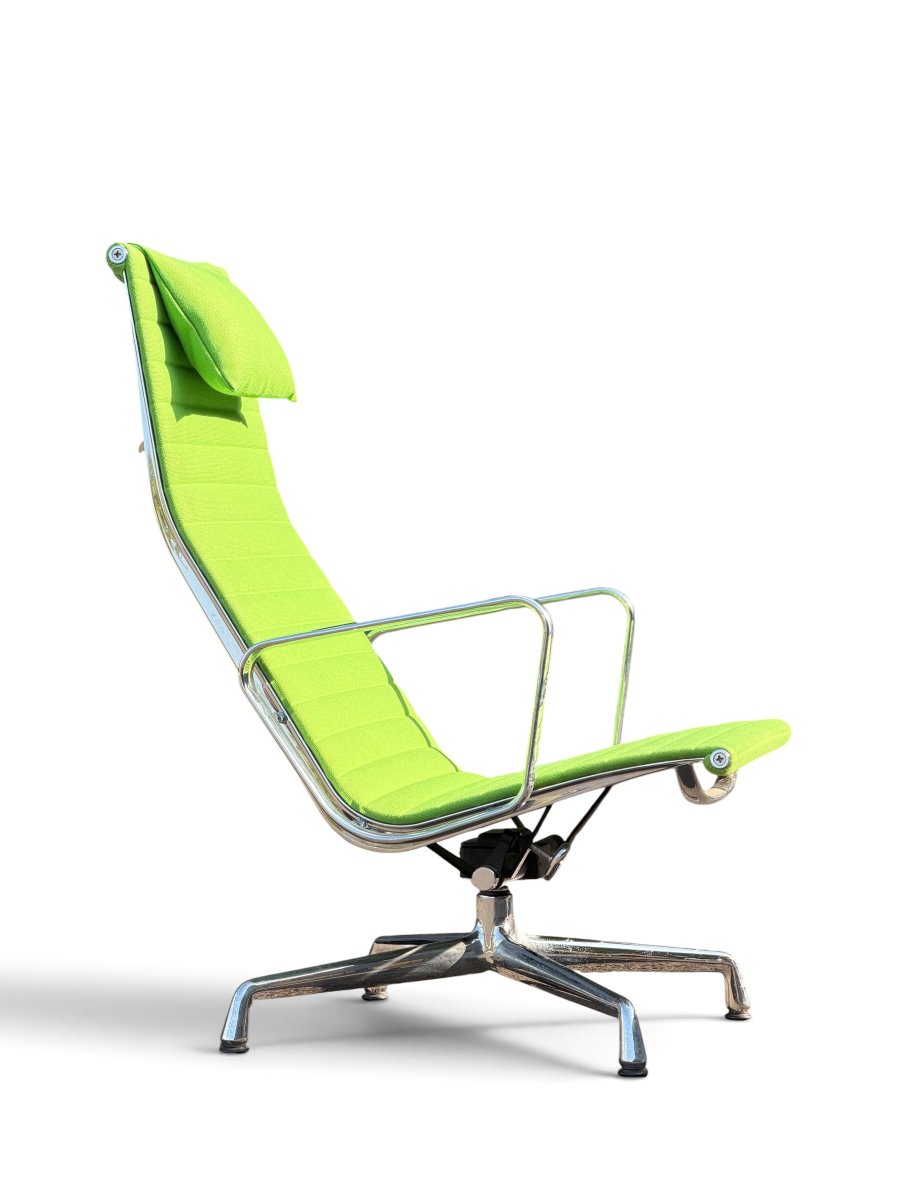 Fauteuil Lounge EA 124 et son Ottoman EA 125, Charles & Ray Eames pour Vitra-photo-3