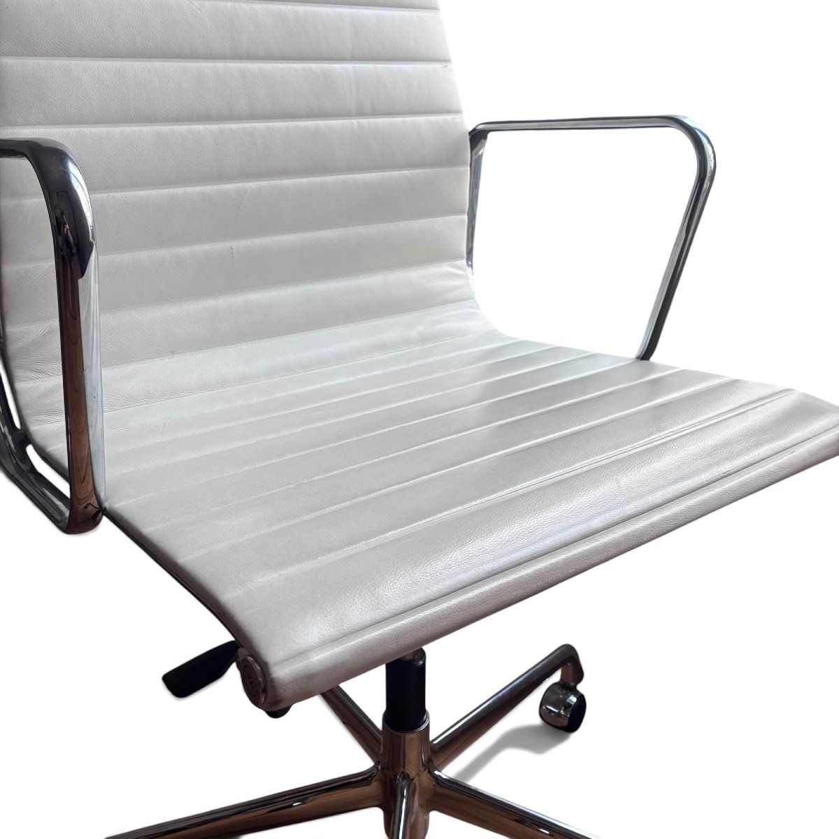 Fauteuil de Bureau EA 117 en Cuir Blanc, Charles Eames pour Vitra-photo-4