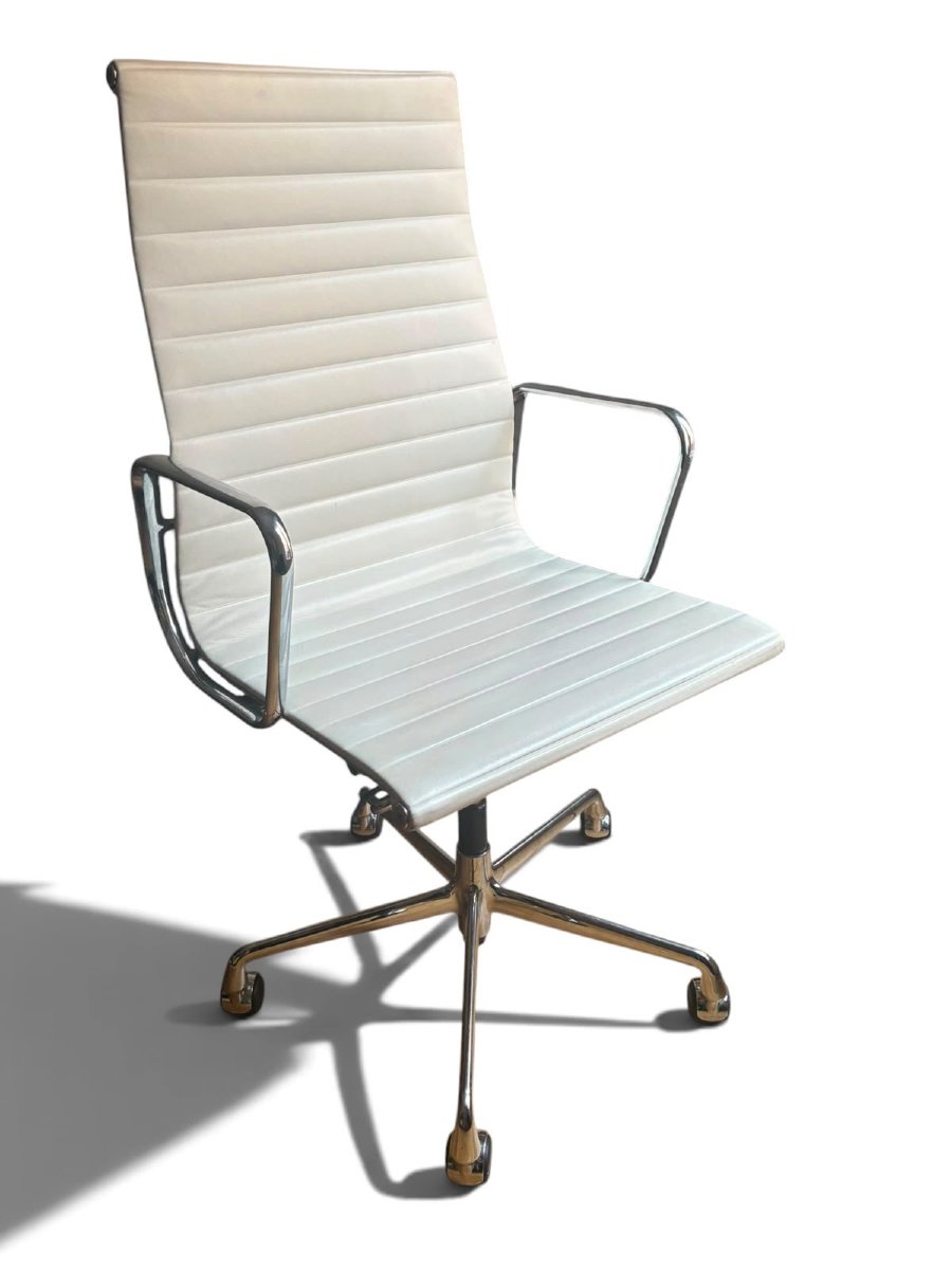 Fauteuil de Bureau EA 117 en Cuir Blanc, Charles Eames pour Vitra