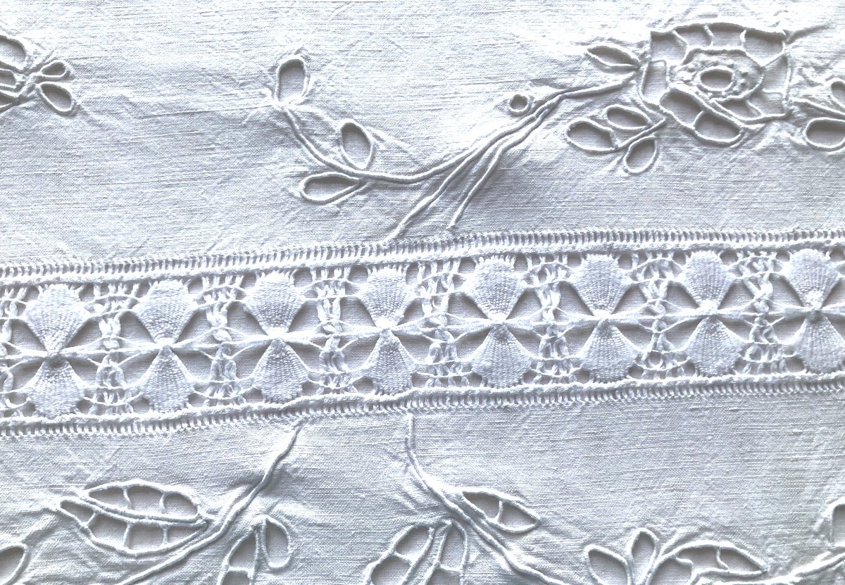 Embroidered Linen Sheet-photo-2