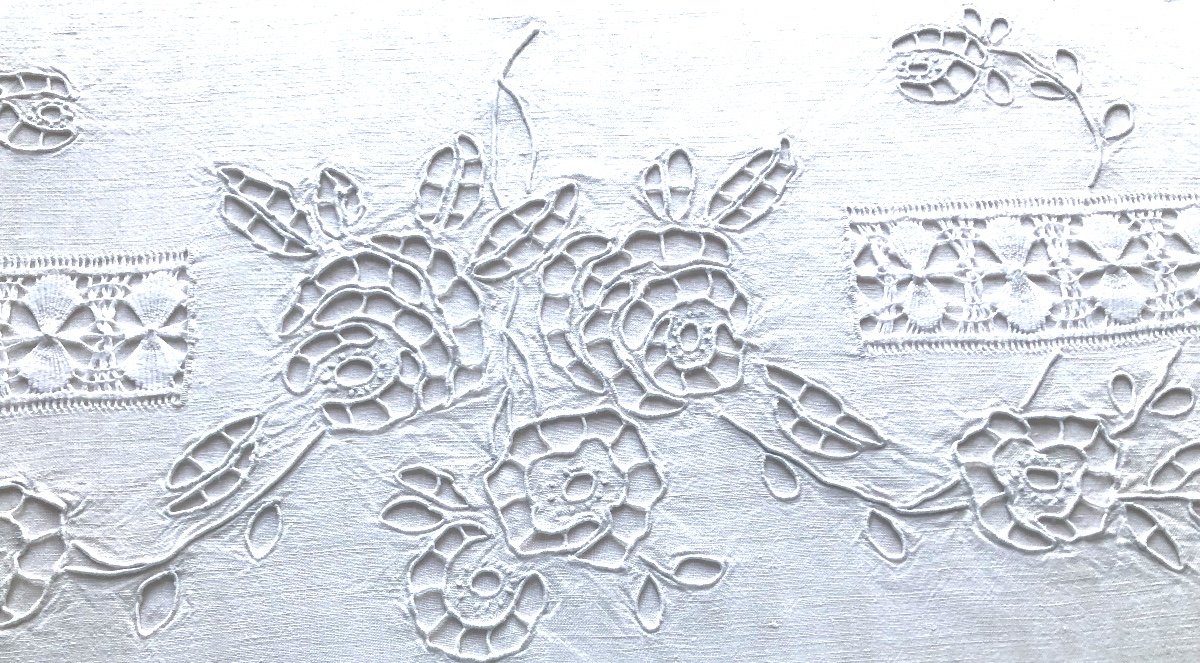 Embroidered Linen Sheet-photo-3