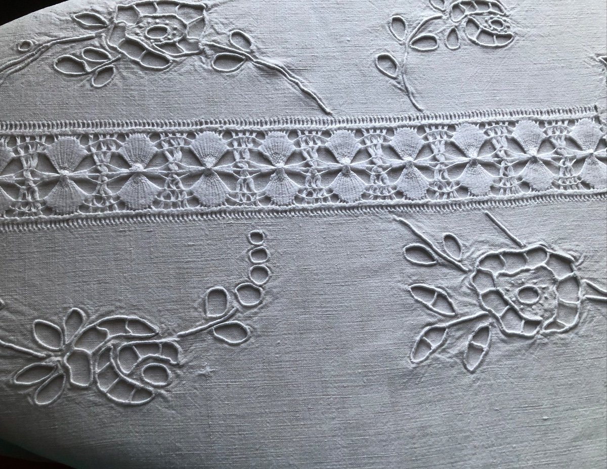 Embroidered Linen Sheet-photo-3