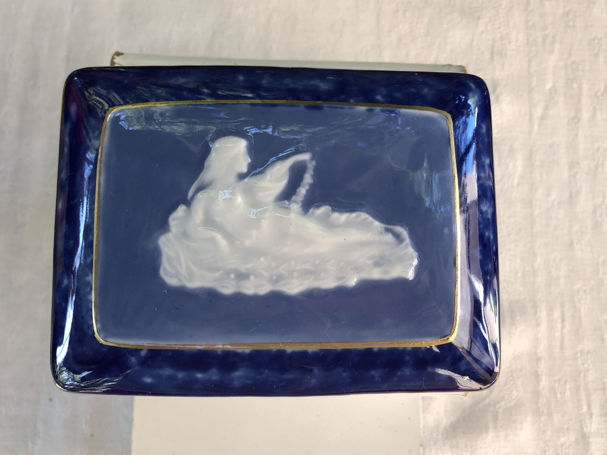 Porcelain Box -photo-4
