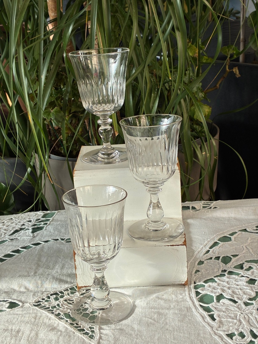 Antique Glasses -photo-1