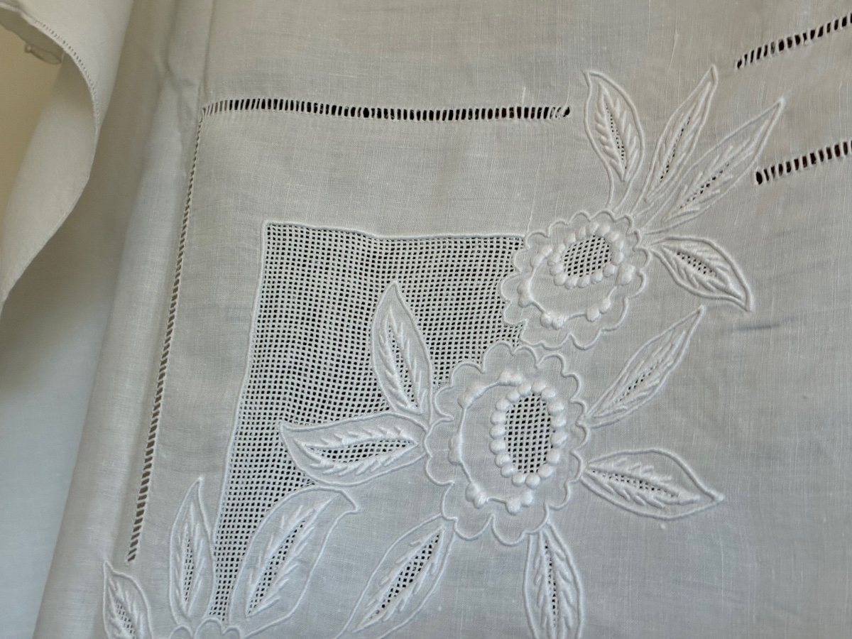 Nappe et serviettes brodées main -photo-3