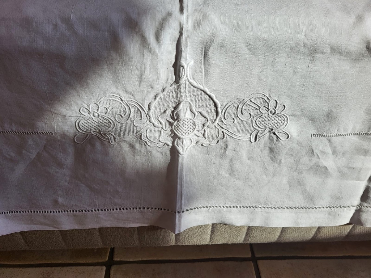 Nappe et serviettes brodées main -photo-7