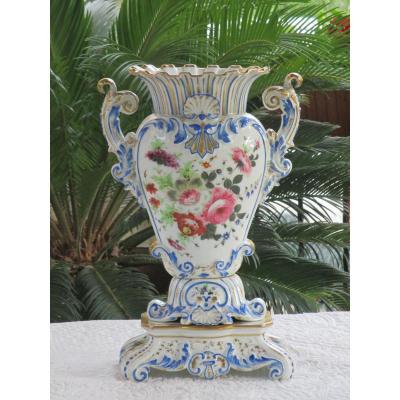 Vase En  Porcelaine De Paris