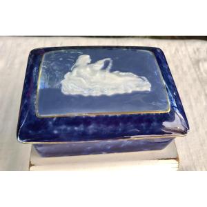 Porcelain Box 