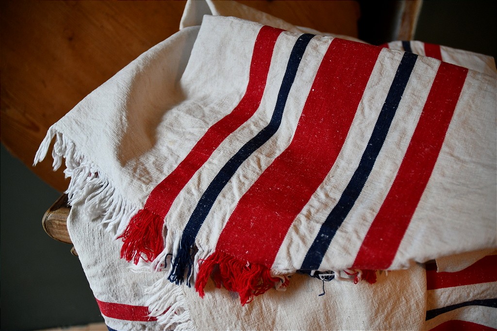 Antique Tablecloth-photo-3