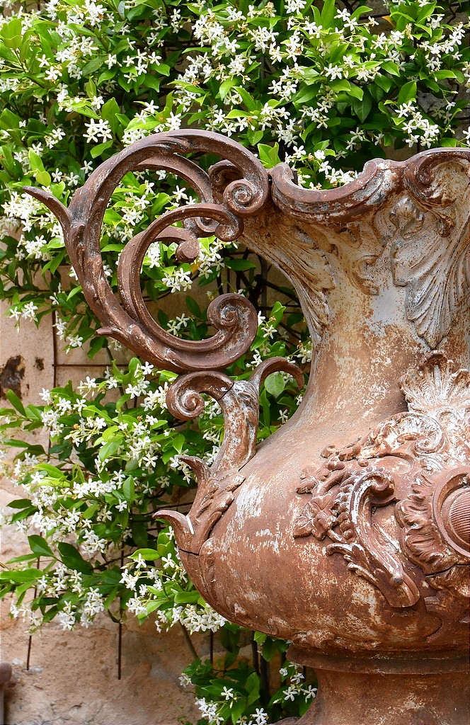 Large Cast-iron Vase-photo-2