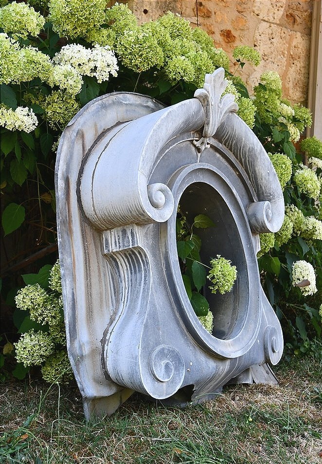 Zinc Bull's-eye Window