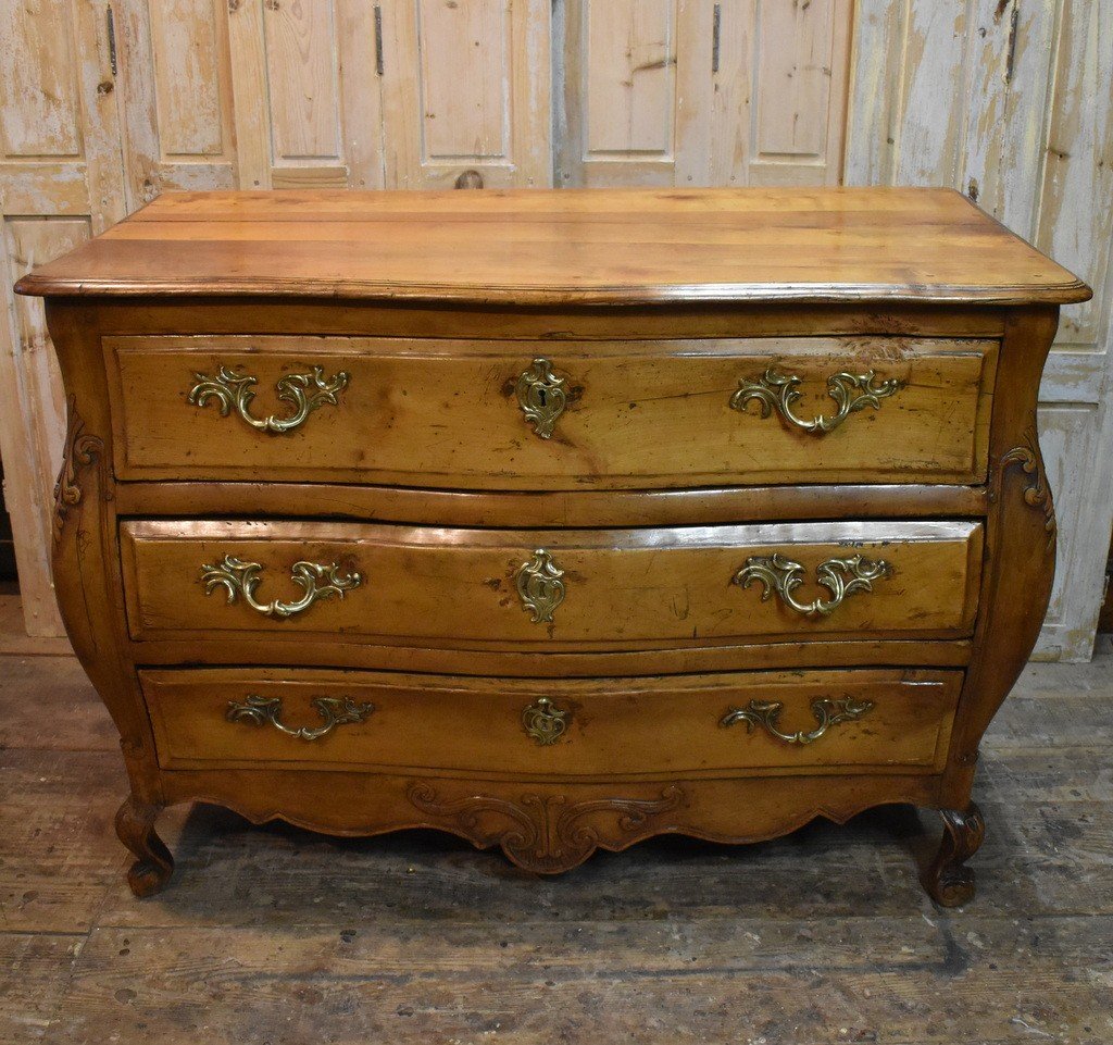 18th Century Chest Of Drawers