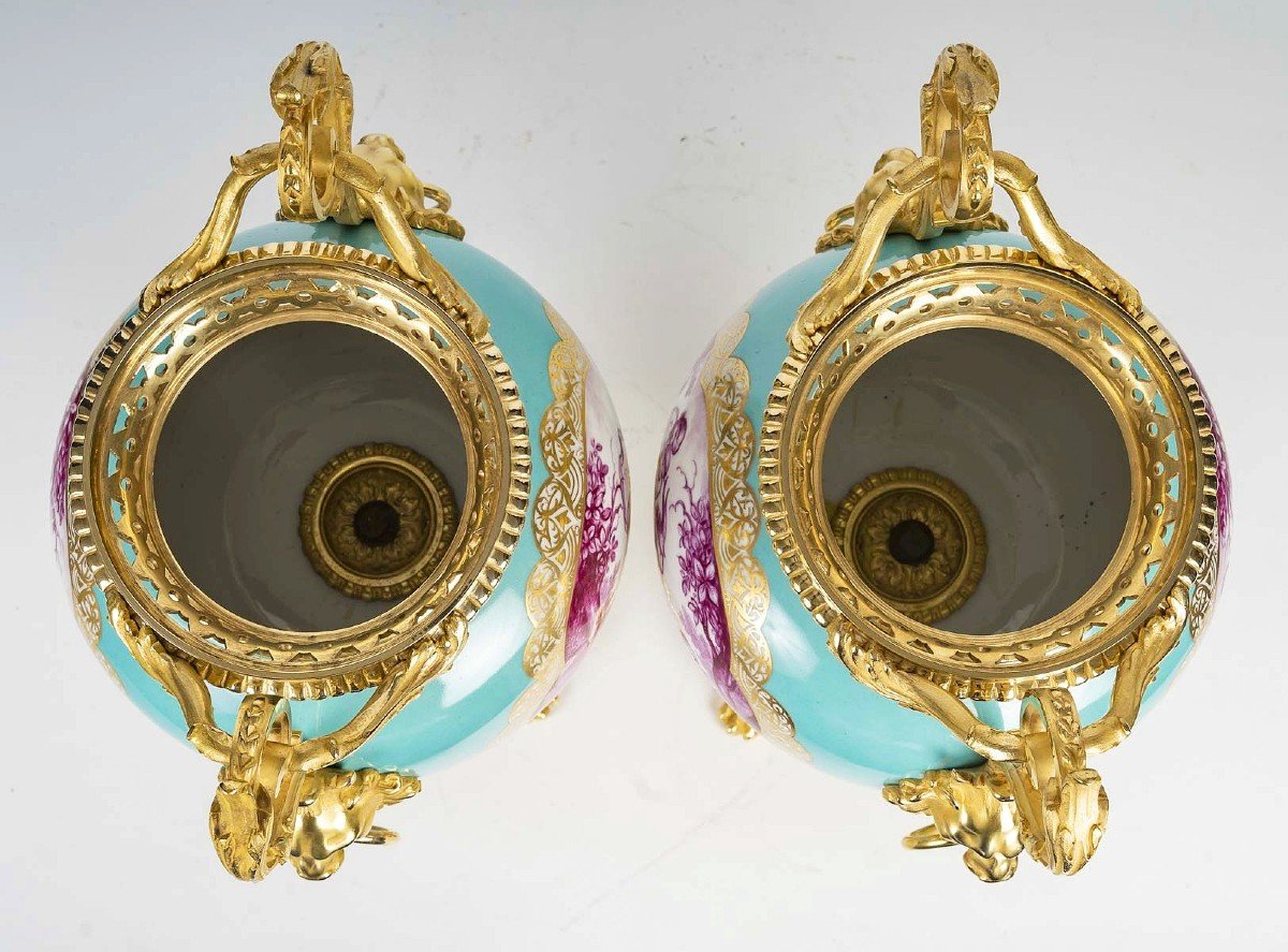 Paire De Vases En Porcelaine De Paris Monture Bronze Doré -photo-7
