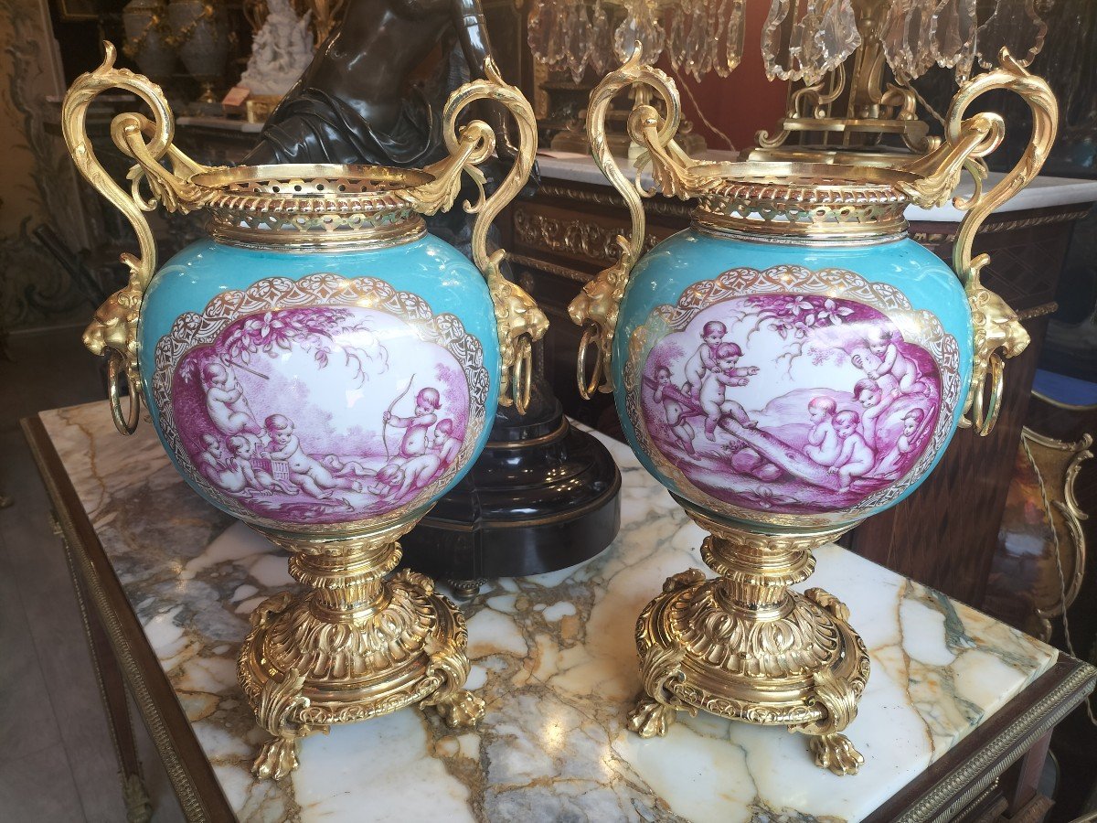 Paire De Vases En Porcelaine De Paris Monture Bronze Doré -photo-8