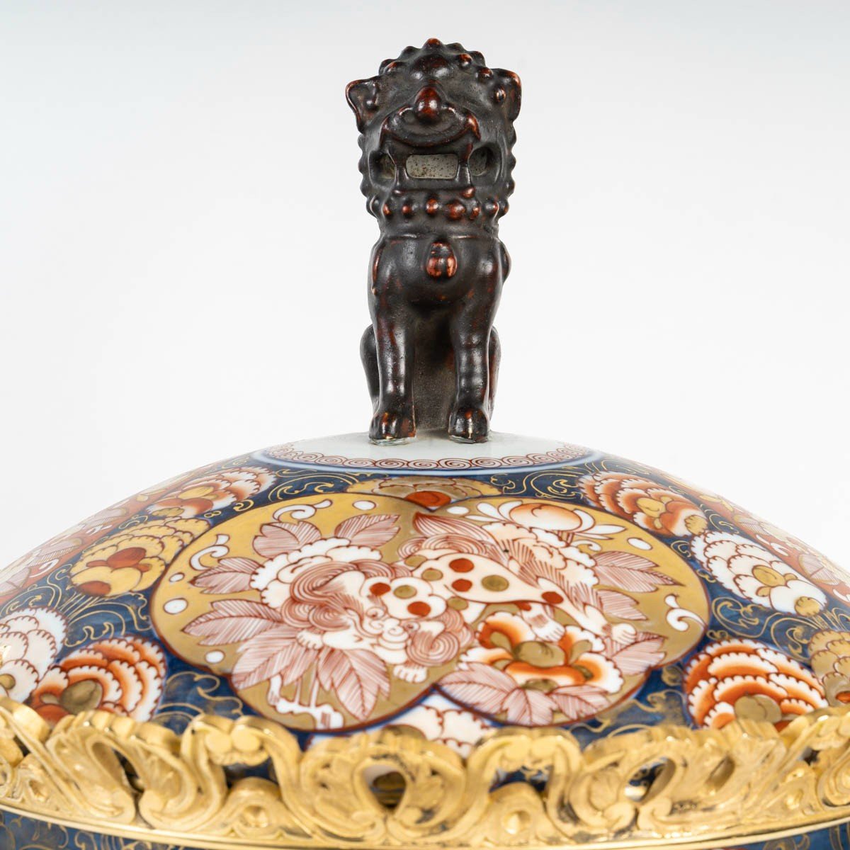 Important Brûle Parfum En Porcelaine Imari Japon Monture Bronze Doré -photo-3