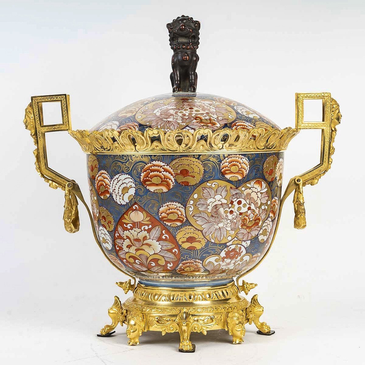 Important Brûle Parfum En Porcelaine Imari Japon Monture Bronze Doré 