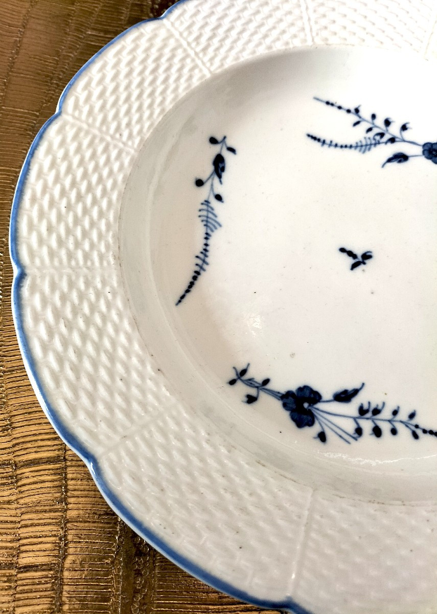 Chantilly Pair Of 18th Century Porcelain Plates -photo-2