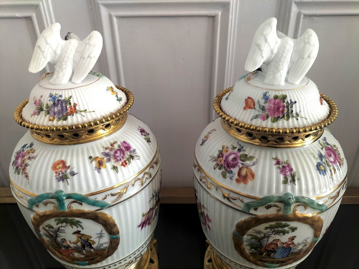 Paire De Vase En Porcelaine De Berlin Monture Bronze 19ème Siècle -photo-7