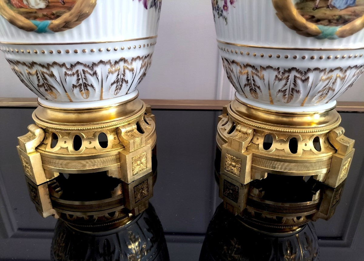 Paire De Vase En Porcelaine De Berlin Monture Bronze 19ème Siècle -photo-8