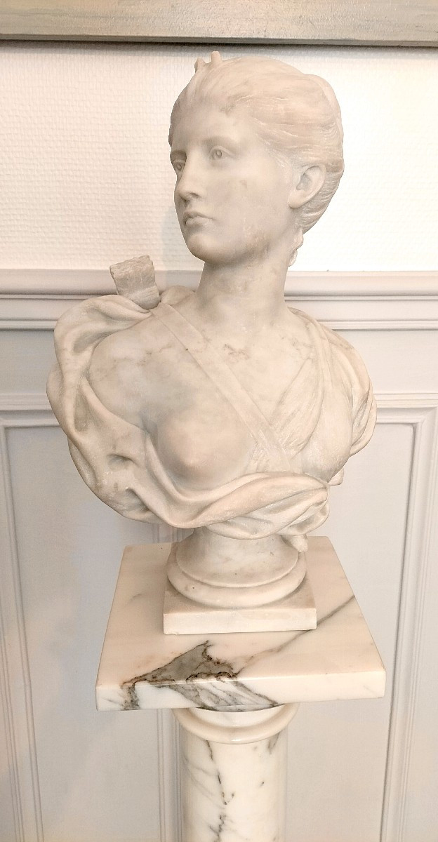 Buste de Diane chasseresse sur colonne en marbre de Carrare -photo-4