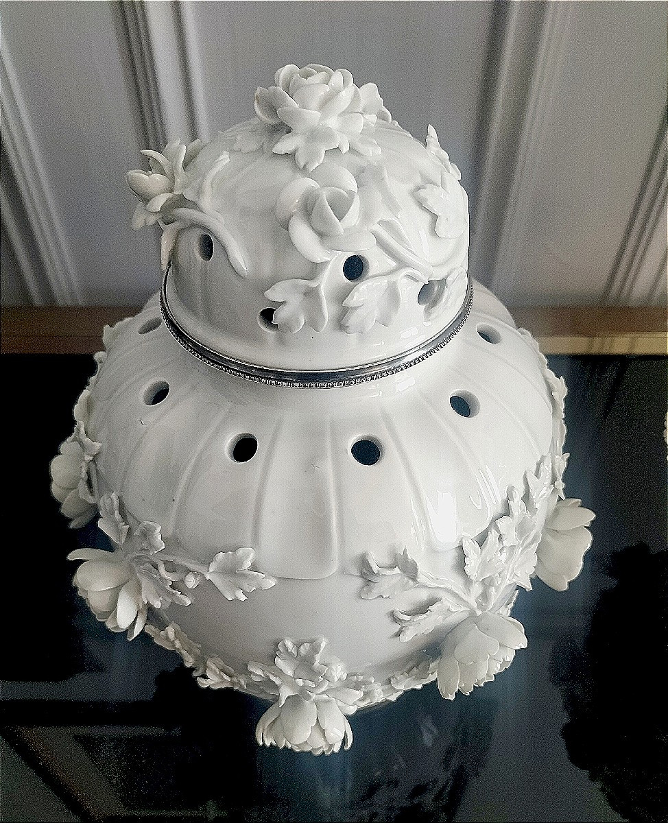 Pair Of Covered "potpourri" Vases In Samson Porcelain-photo-1