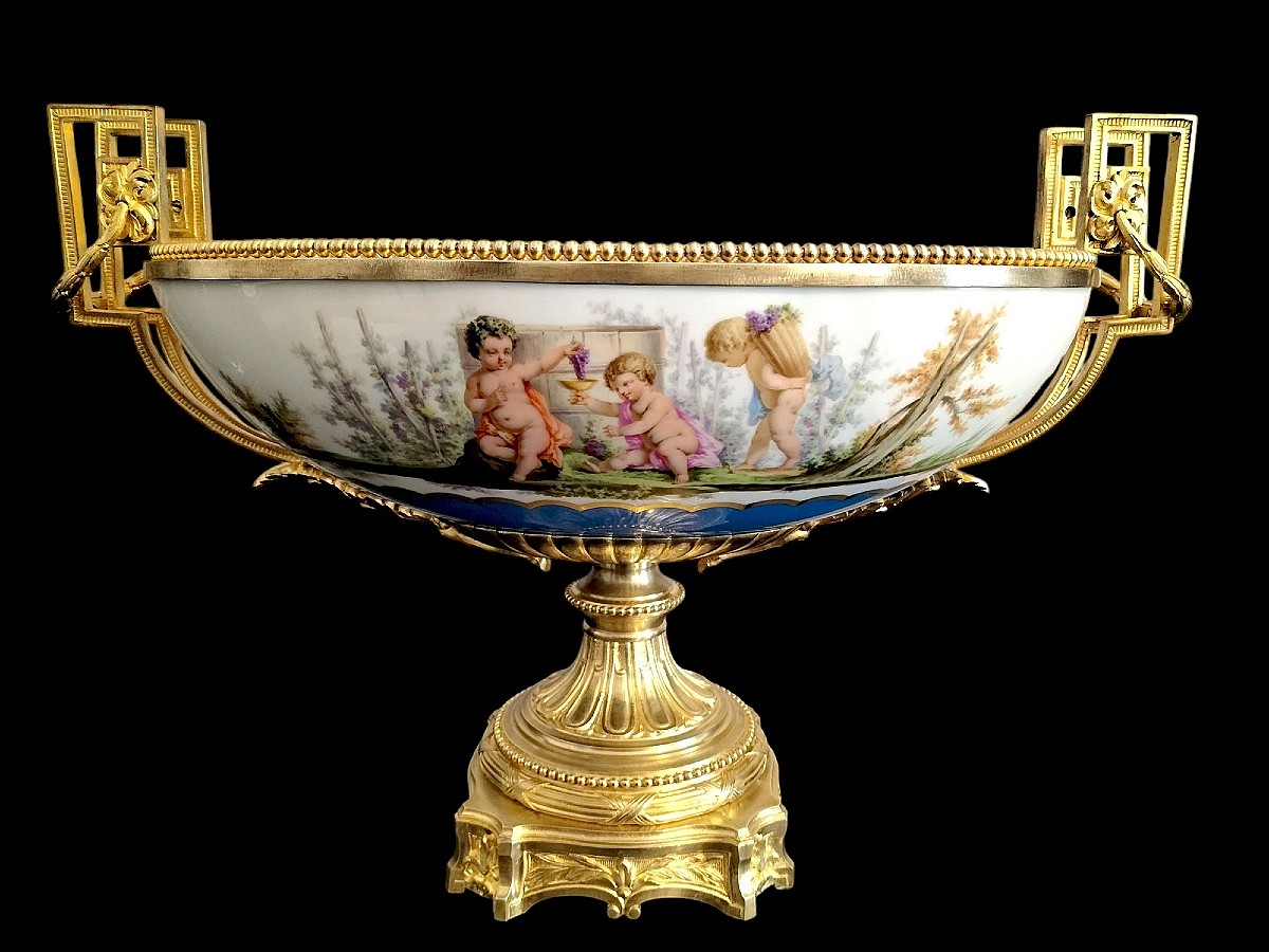 Important Paris Porcelain Planter, Napoleon III Period 