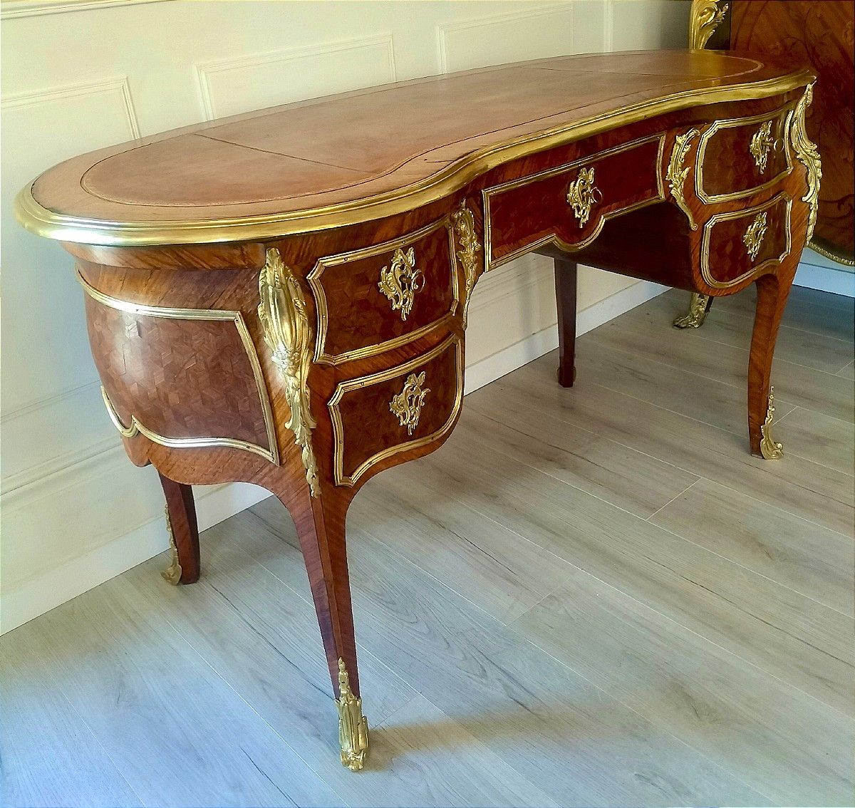 Bureau rognon marqueterie et bronze doré style Louis XV-photo-4