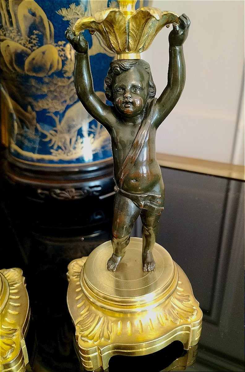 Paire de bougeoirs en bronze patiné et doré style Louis XVI 19ème siècle -photo-1