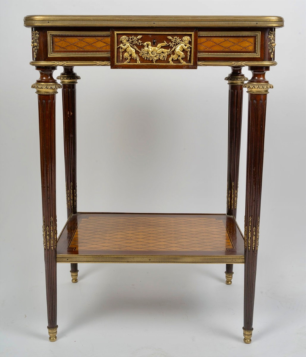 Table de salon de style Louis XVI attribué à François Linke 19ème siècle 