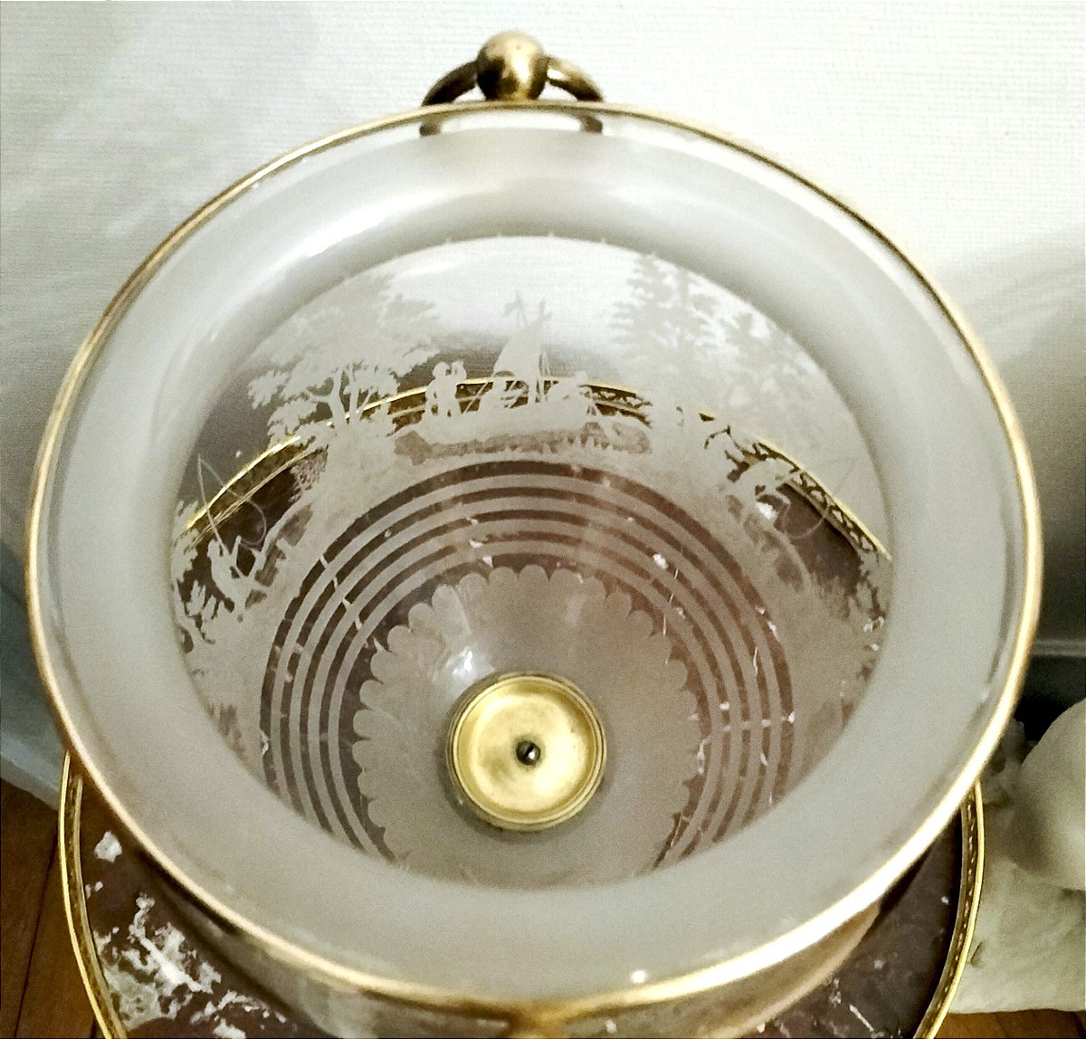 Attribué à Baccarat Vase de forme cratère en cristal gravé et bronze doré XIXème siècle -photo-4