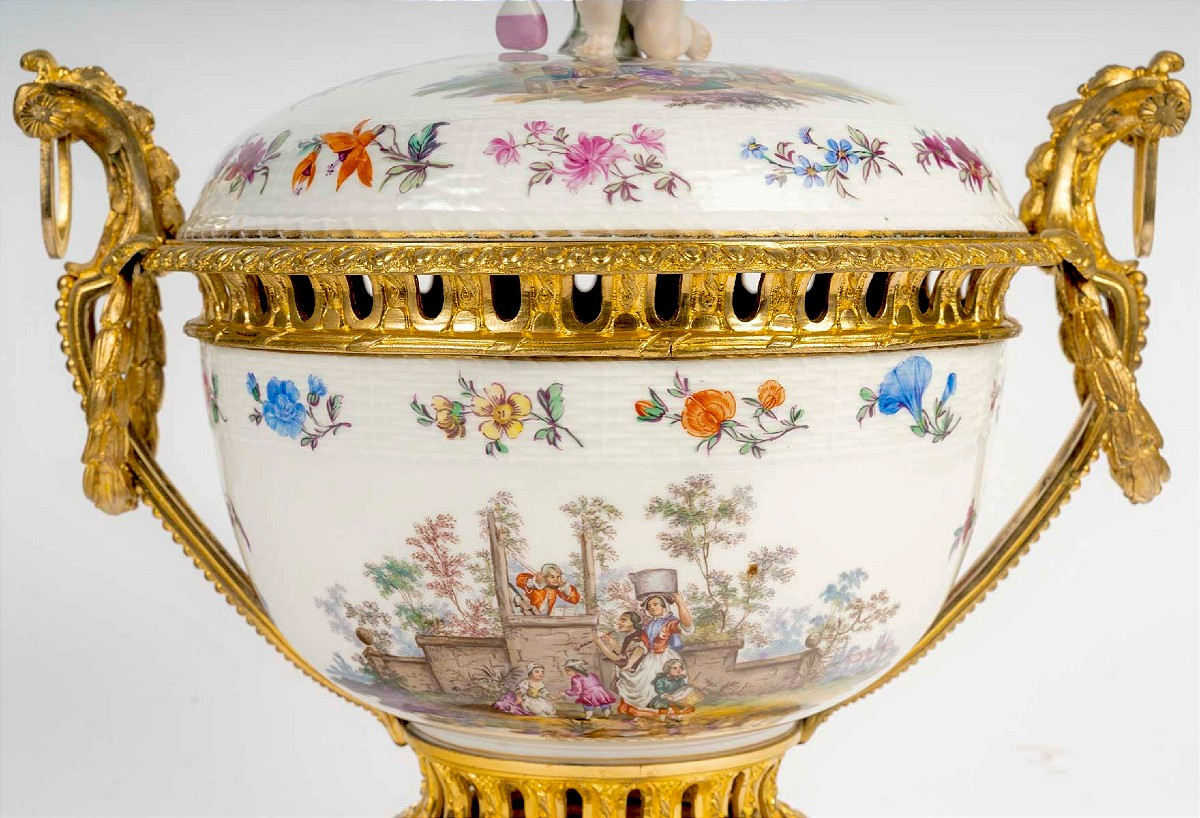 Brûle parfum en porcelaine de Berlin monture bronze doré 19ème siècle -photo-1