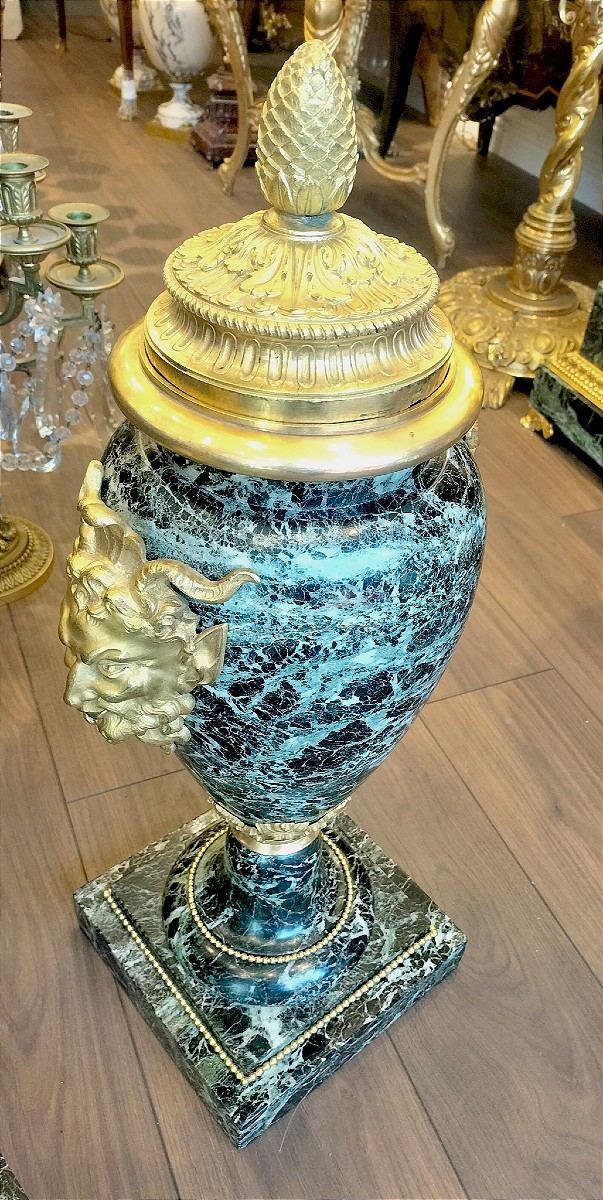 Paire d'importantes cassolettes en marbre vert de mer et bronze doré -photo-4