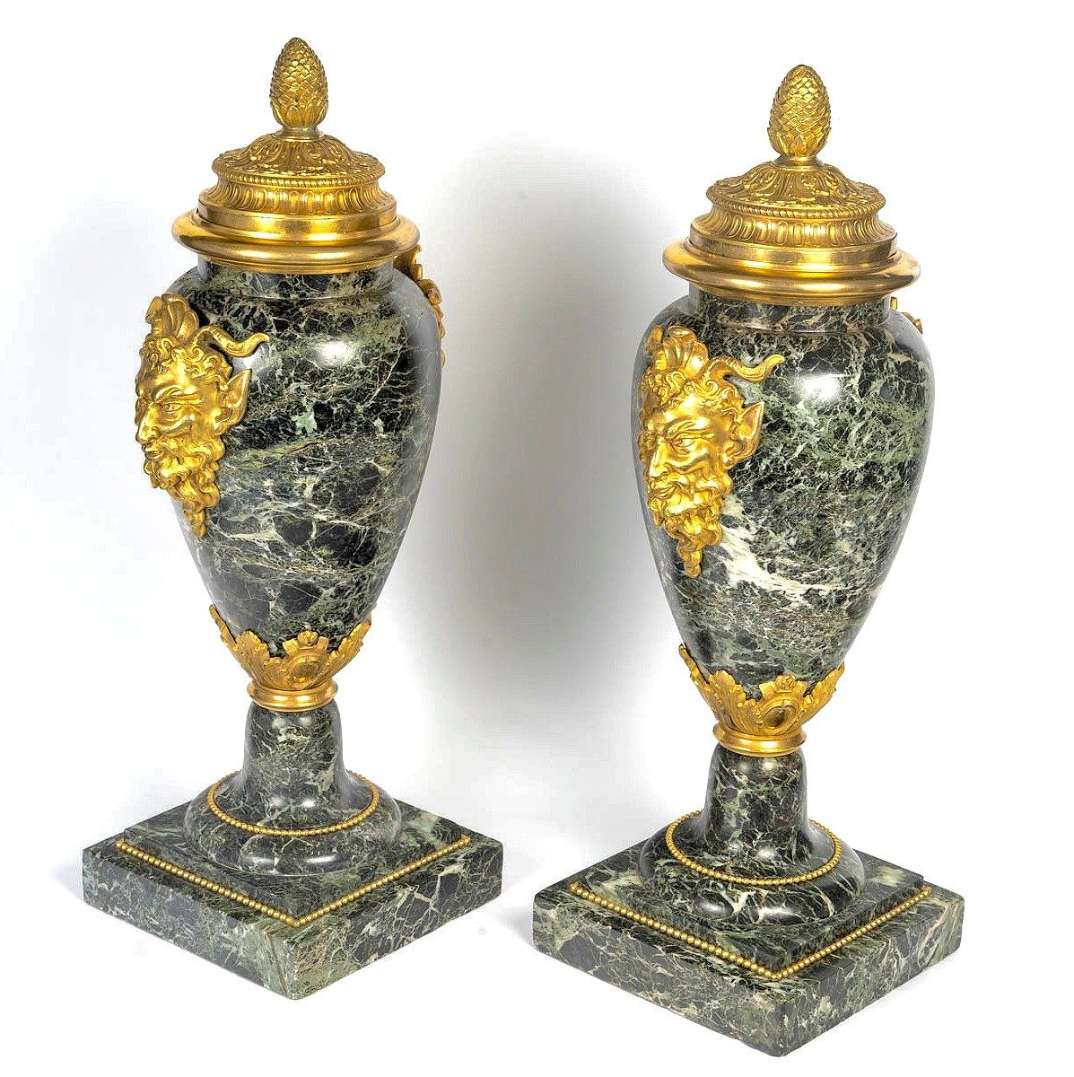 Paire d'importantes cassolettes en marbre vert de mer et bronze doré -photo-2