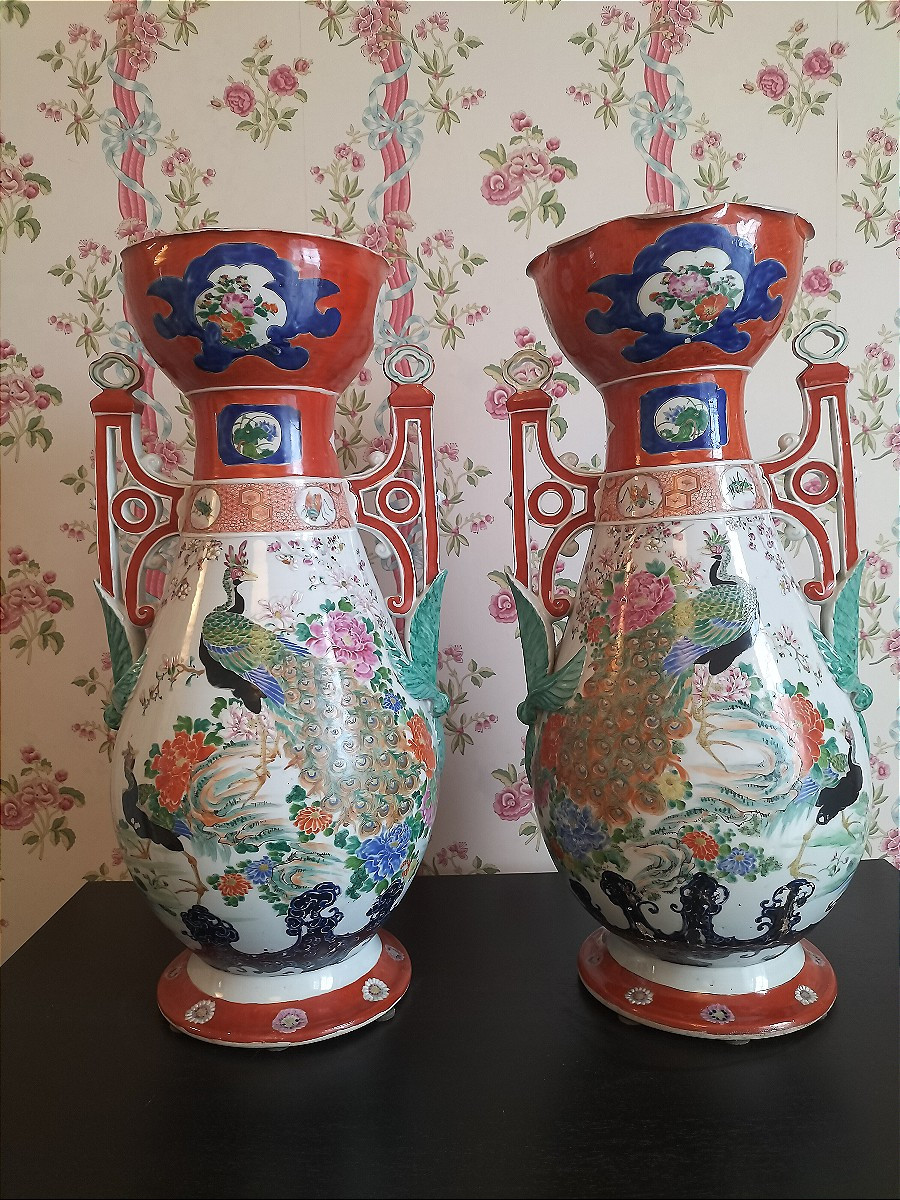 Paire de grands vases en porcelaine du Japon Kutani-photo-1