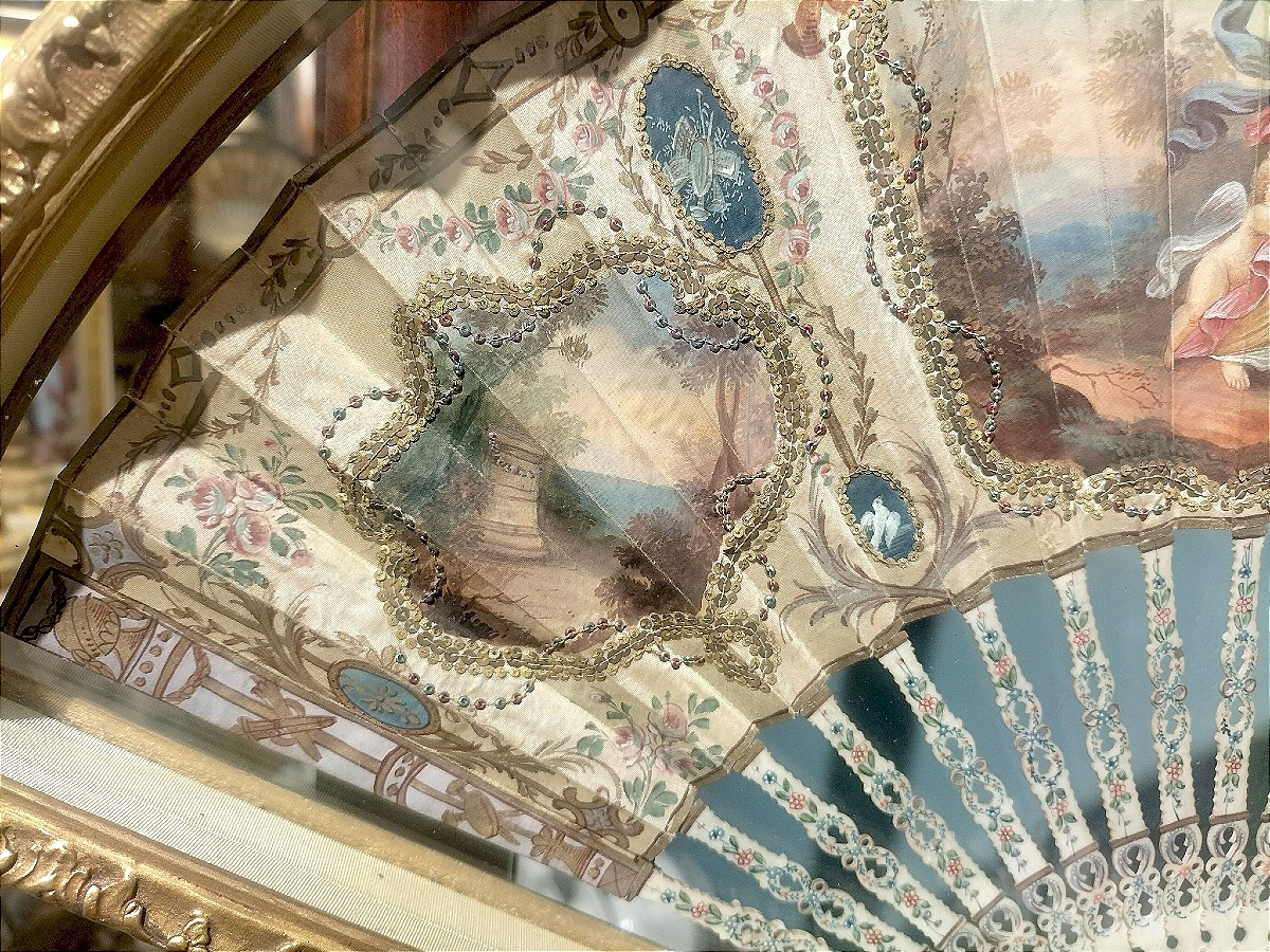 An 18th-century Fan In A Gilded Wooden Case -photo-5