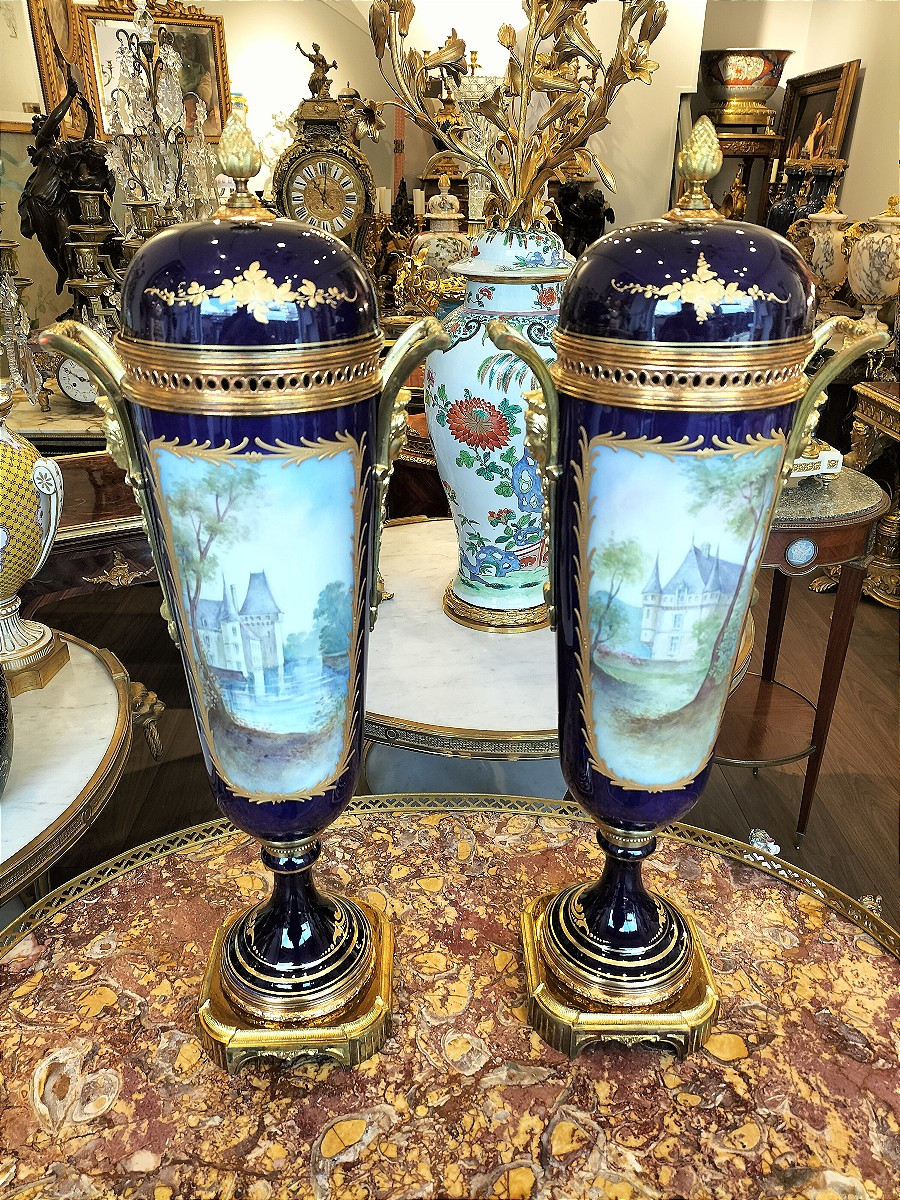 Pair Of Covered Vases In 19th Century Sèvres  Porcelain-photo-1