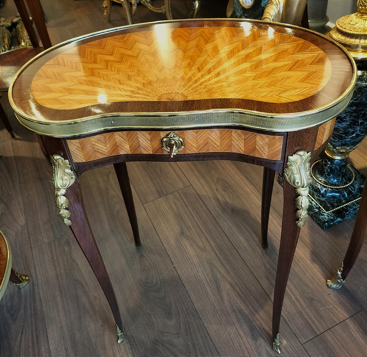 Marquetry And Ormolu Transition-style Pedestal Table