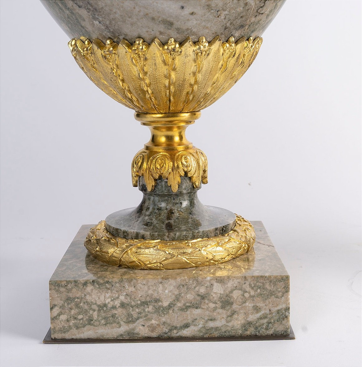Paire de cassolettes en granit vert multicolore des Indes et bronze doré Fin XIXe siècle -photo-5