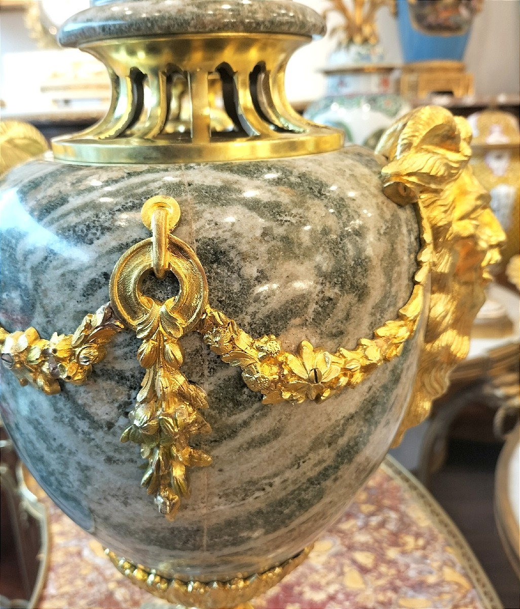 Paire de cassolettes en granit vert multicolore des Indes et bronze doré Fin XIXe siècle -photo-6
