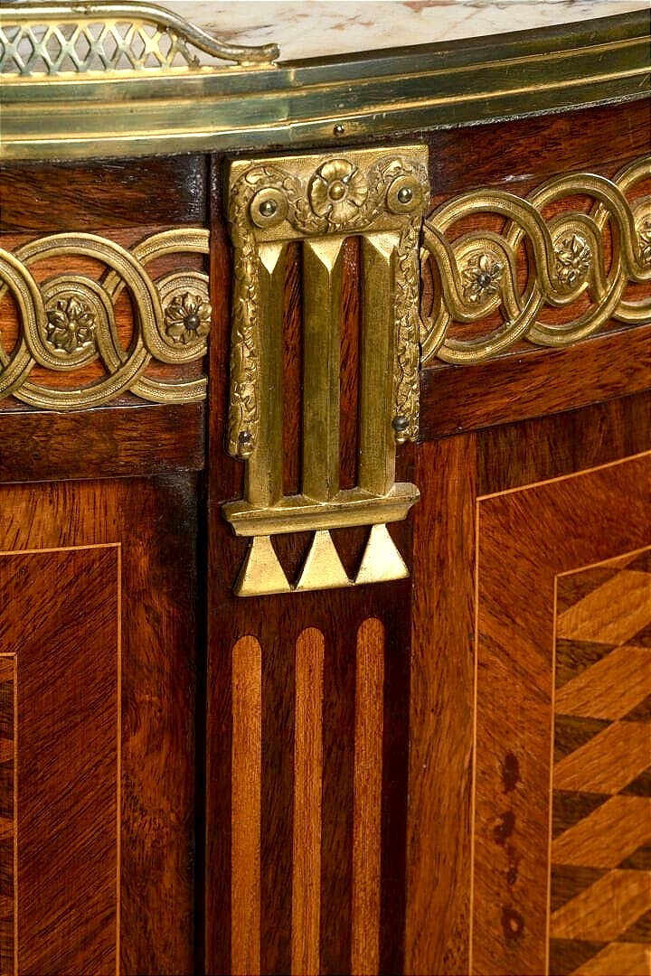 Petit meuble d'appoint demi lune en marqueterie et bronze doré début XXème siècle -photo-4