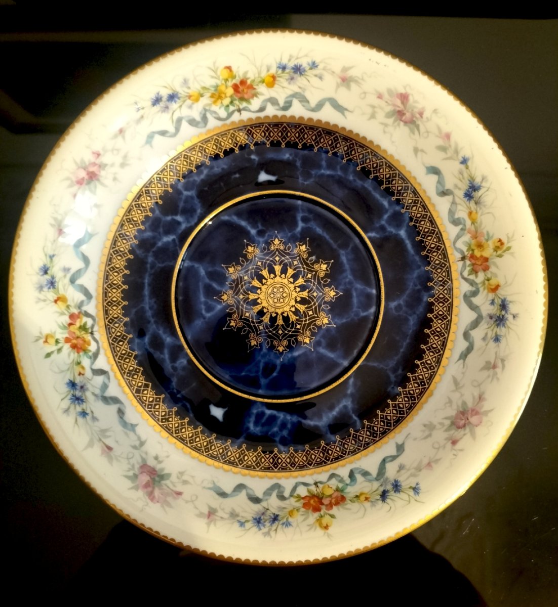 Coupe en porcelaine de Sèvres 1864