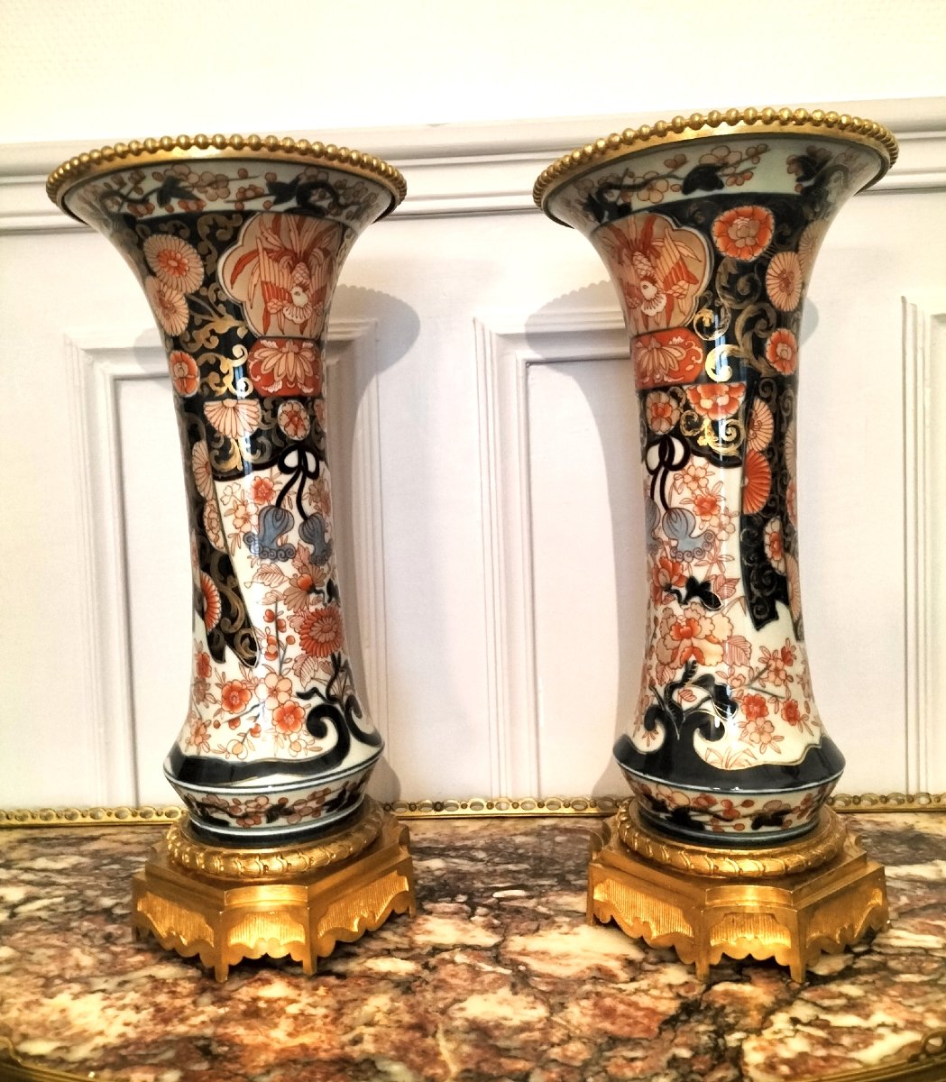 Paire de grands vases cornet en porcelaine de Bayeux monture bronze doré 19ème siècle -photo-1