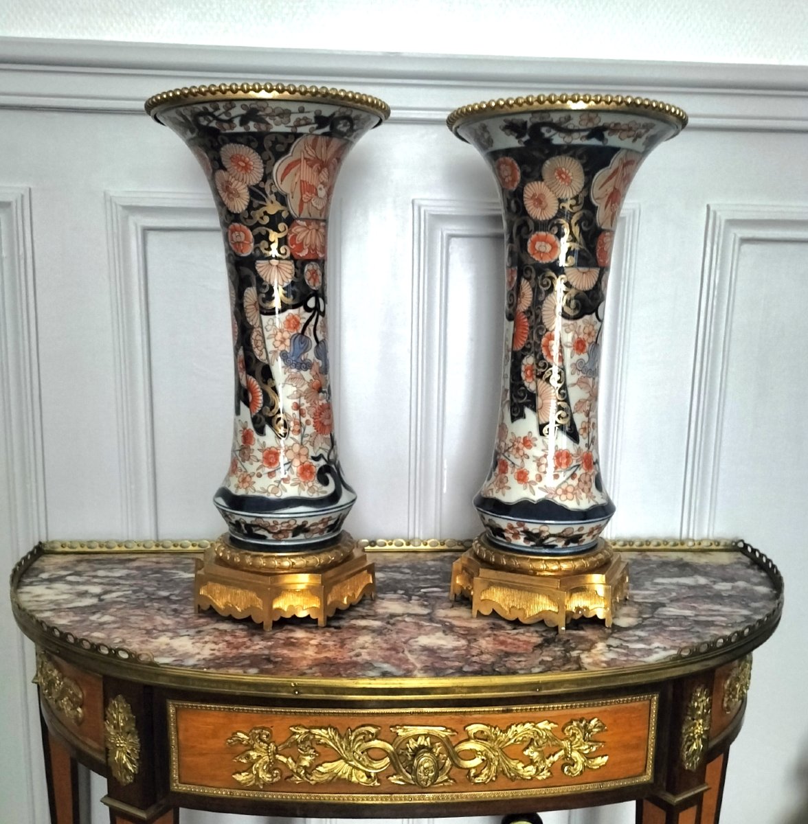 Paire de grands vases cornet en porcelaine de Bayeux monture bronze doré 19ème siècle -photo-2